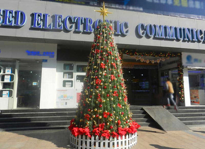 深圳商業(yè)中心仿真圣誕樹