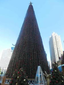 25米高仿真圣诞树深圳万象城