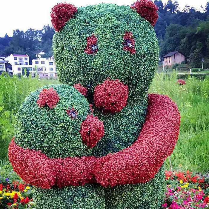 绿雕制作爱心小熊：用温暖的手工艺品传递爱与关怀