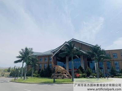 新疆五江溫泉城10米大王椰子樹(shù)