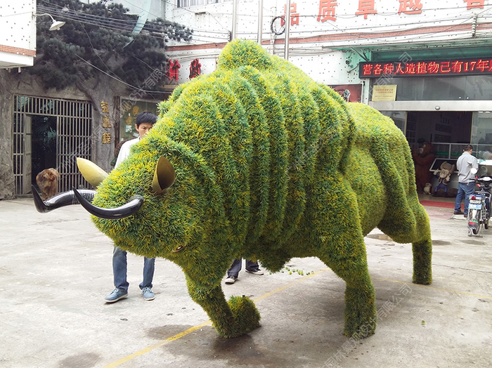 仿真動物綠雕牛